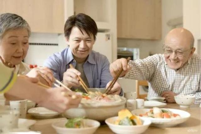 搭伙吃饭,身心更健康